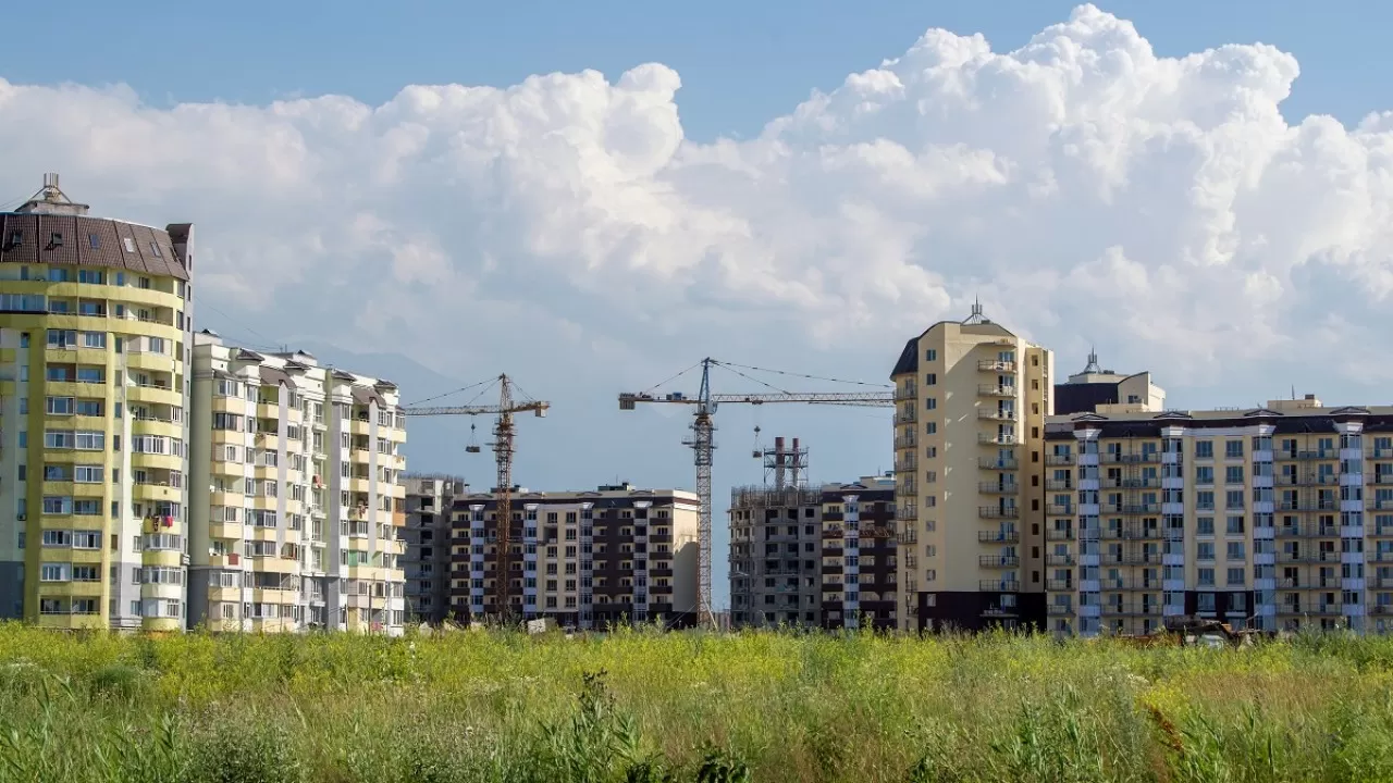 Более 16 тысяч жилых объектов сдали в РК в эксплуатацию за полгода