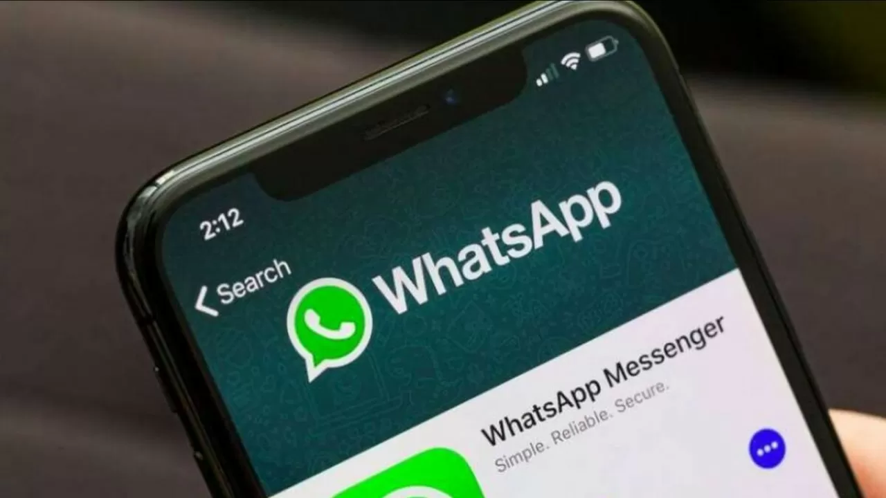 WhatsApp қолданушылары мессенджердің жұмысын ретке келтіруді сұрады