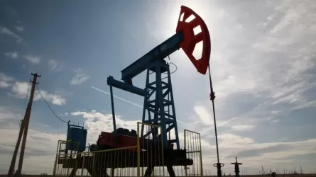 Цены на нефть опускаются после роста пяти недель подряд  