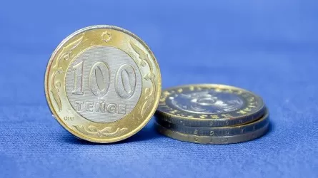 Кто в Казахстане получит 100-процентную надбавку к зарплате  