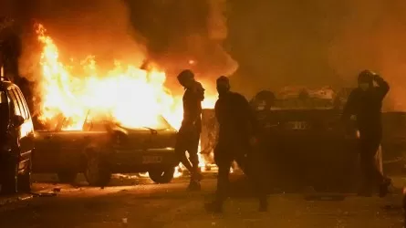 Беспорядки во Франции не утихают: неизвестный расстрелял 27 полицейских