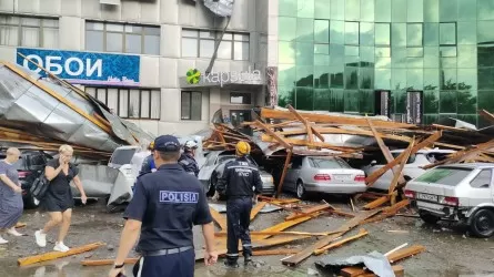 В администрации торгового дома в Павлодаре объяснили инцидент с упавшей крышей 