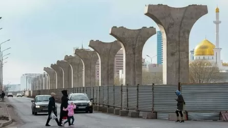 Видимых результатов работы все еще нет – Токаев о строительстве LRT в Астане