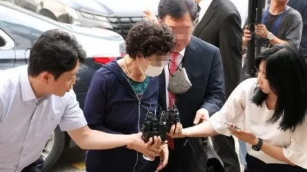 Оңтүстік Кореяда президенттің енесі сотқа тартылды
