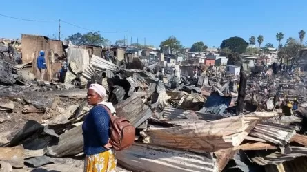В одном из городов ЮАР пожар уничтожил сотни домов