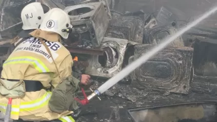 В Шымкенте загорелся магазин электронной техники