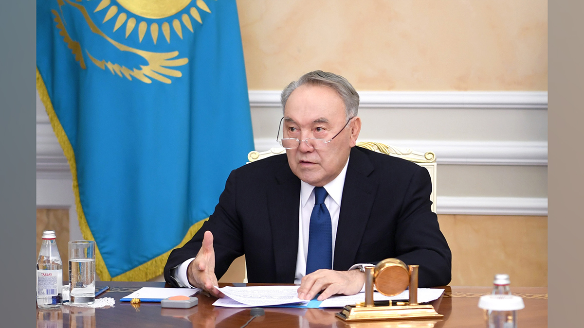 Назарбаев выразил соболезнования семье Бердибека Сапарбаева