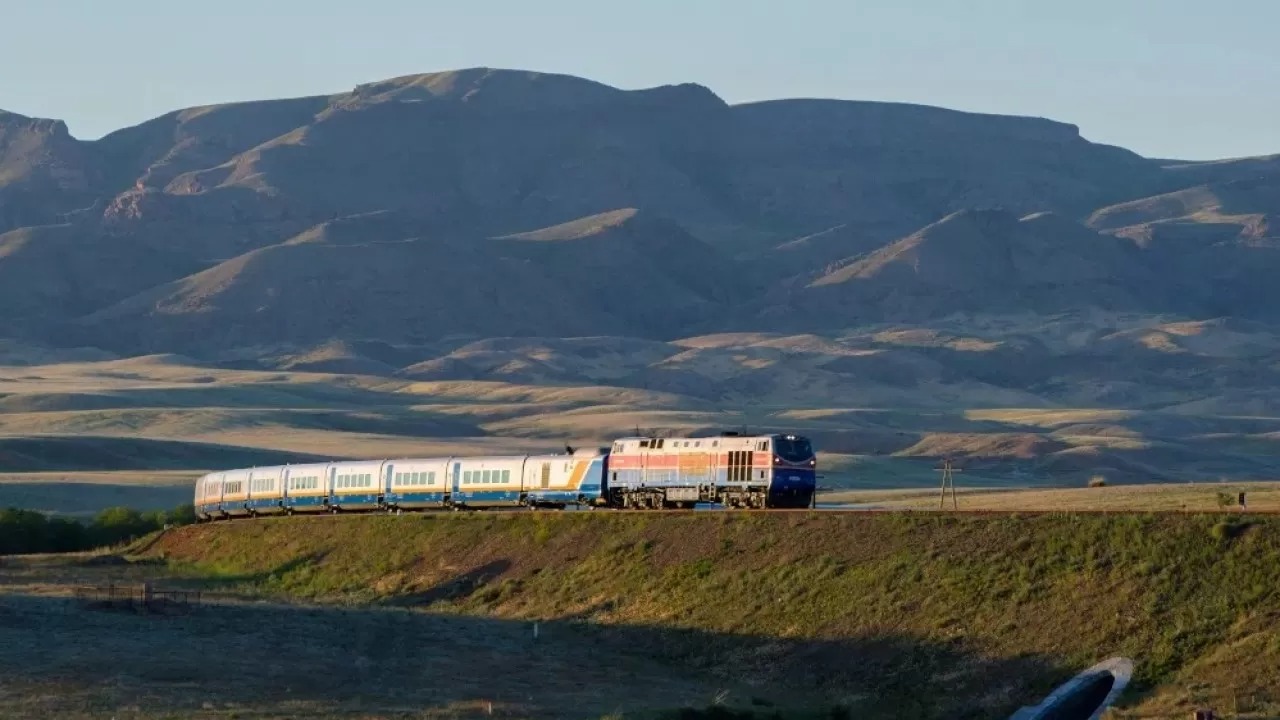 Шығынға батқан неміс компаниясы Deutsche Bahn-ға ҚТЖ-ны басқаруды тапсыру қаншалықты тиімді?  