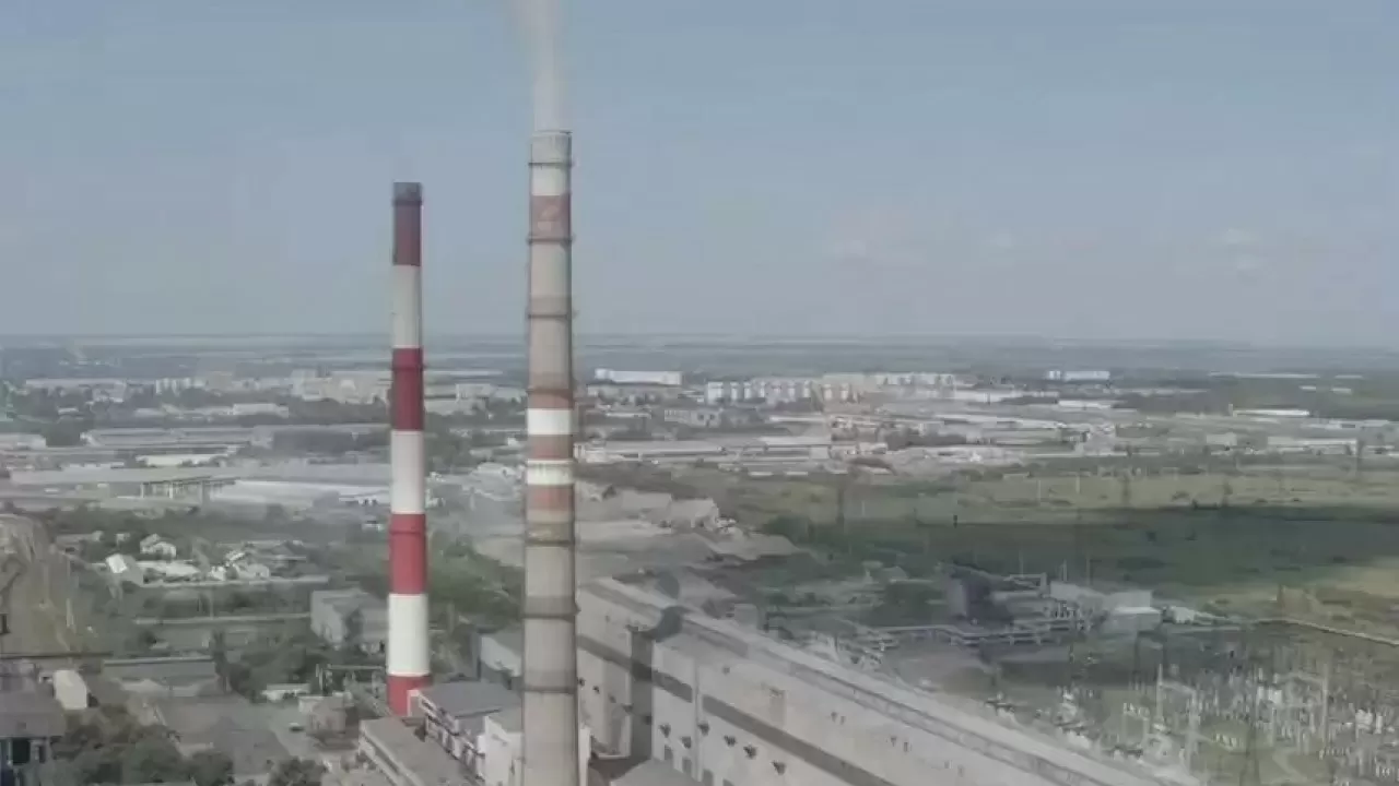 Петропавлдағы ЖЭО-2-де салынып жатқан мұржаның бір бөлігі қисайып қалған