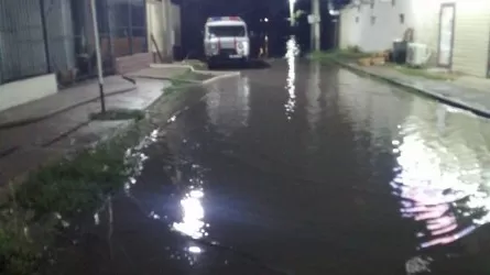 В Шымкенте всю ночь откачивали воду с улиц: в городе прошел сильный дождь и град 