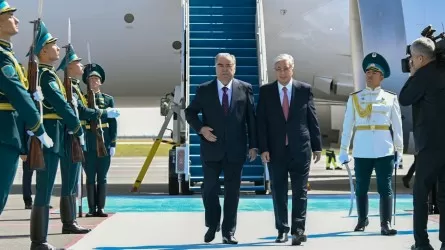 Касым-Жомарт Токаев встретил прибывшего в РК Эмомали Рахмона