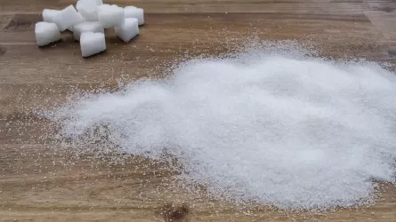 Причуды цен на сахар: песок подешевел на 17,4%, рафинад подорожал на 18,8% за год