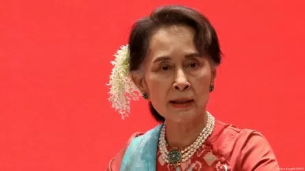 Нобелевский лауреат премии мира Аун Сан Су Чжи частично помилована в Бирме 