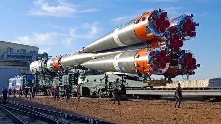 В Байконуре на старте установлена ракета "Союз-2.1а" с космическим грузовиком