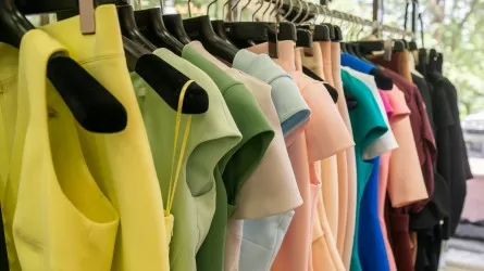 В Японии производители одежды стали больше предоставлять услуги по ремонту