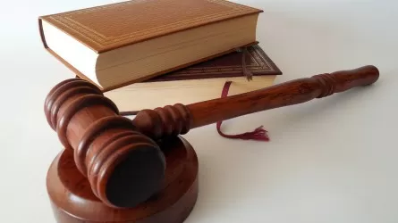 Захват банка в Астане: Алихана Мурадова предали суду
