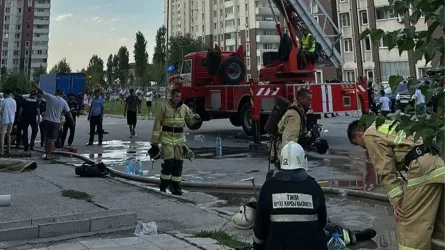 Возбуждено два уголовных дела, связанных с пожаром в многоэтажке Алматы 