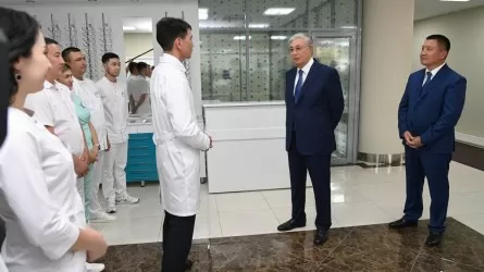 Президент Павлодардағы офтальмология клиникасына барды