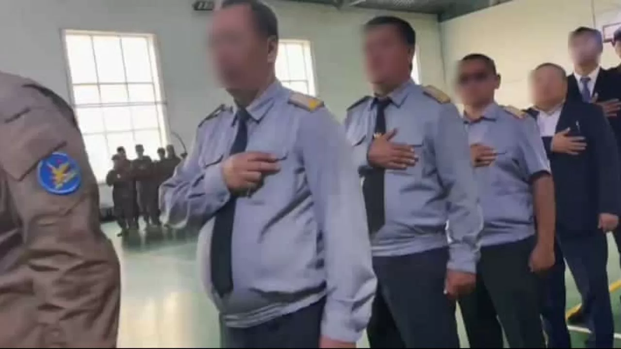 Атырауда әнұранды құрметтемеген әскери қызметшіге айыппұл салынды