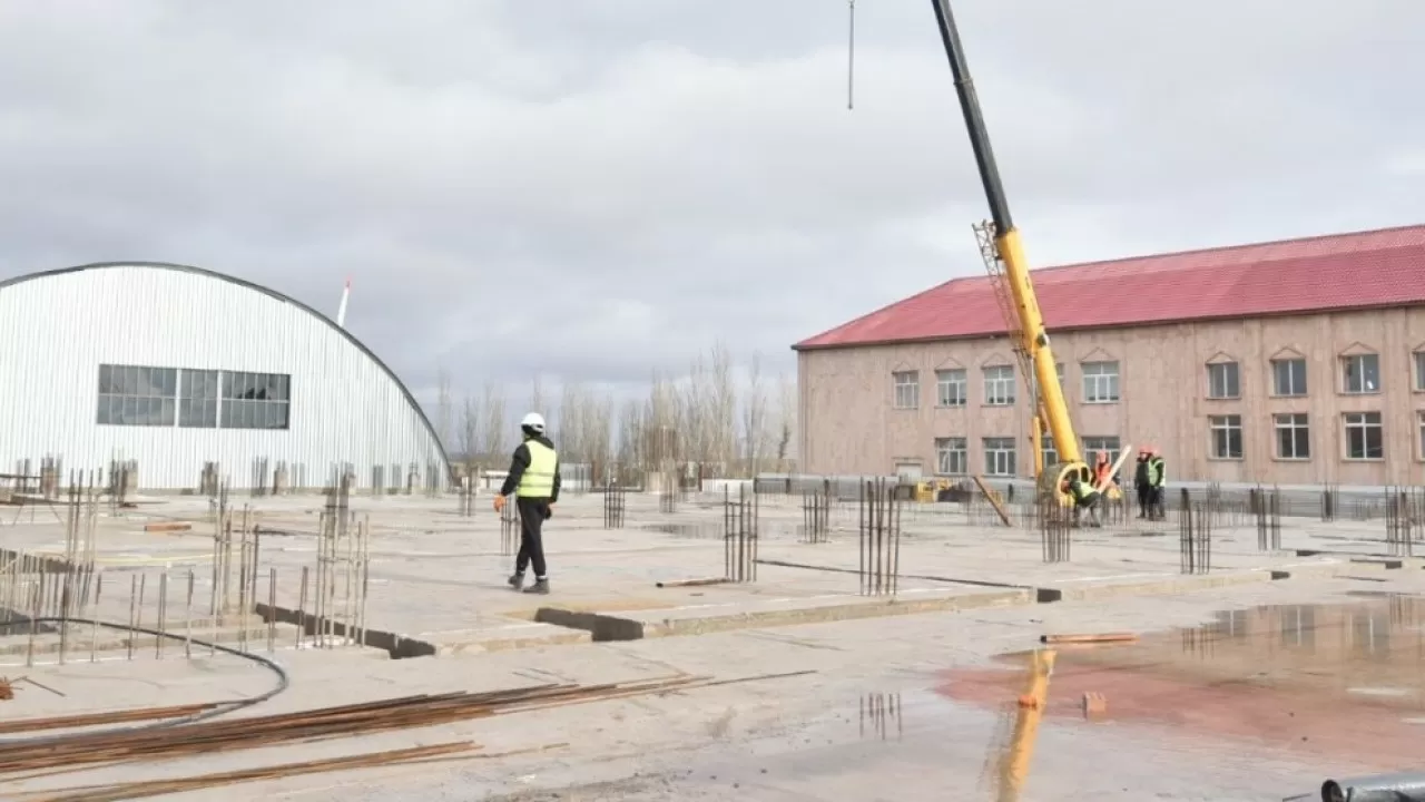 На 1,9 млн тенге оштрафовали строителя физкультурного комплекса в Целиноградском районе