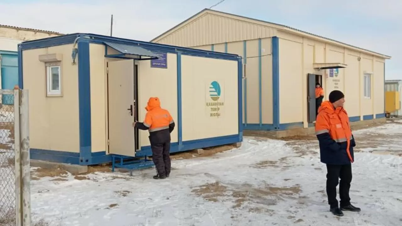 Маңғыстауда теміржолшыларға арналған модульдік ғимараттар орнатылды