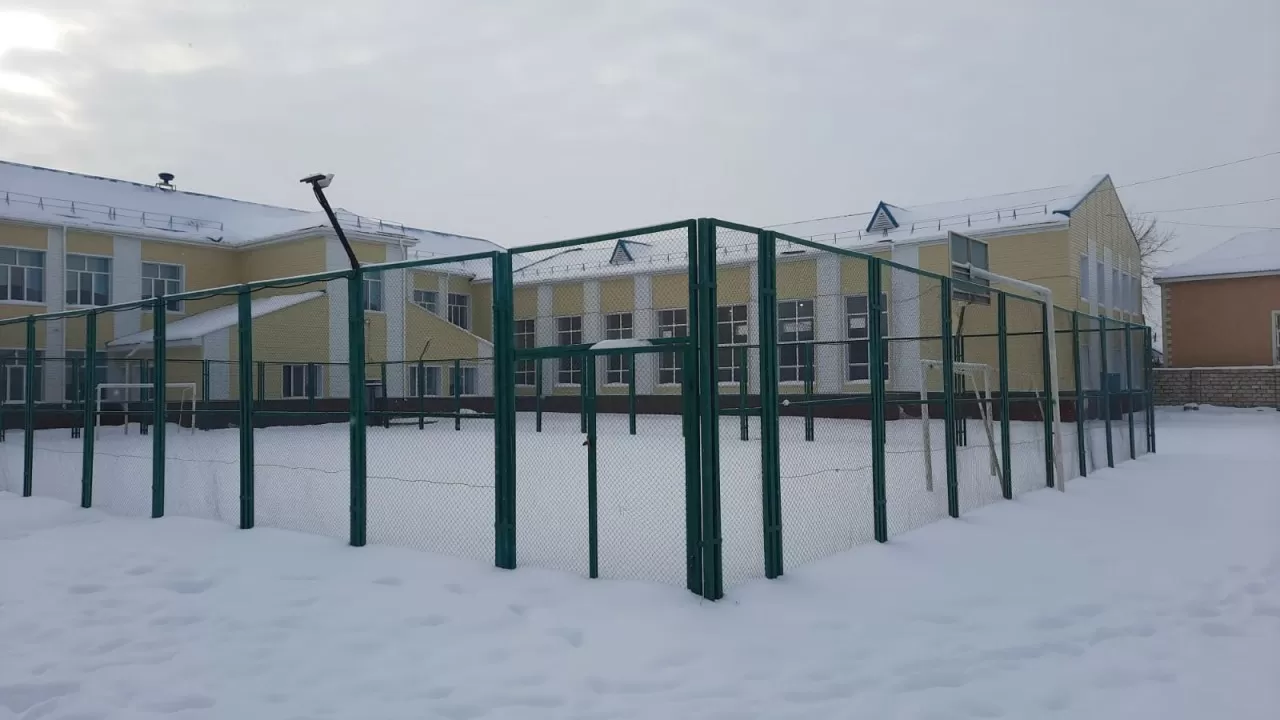 Оқушылар спорт залына сырт киімсіз баруға мәжбүр