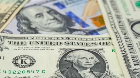 Тенге обновляет свой пятимесячный максимум по отношению к доллару