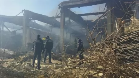 Девять человек погибли в результате взрыва в мебельном цеху в Баку