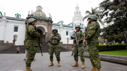 Эквадорда бандиттер тікелей эфир кезінде телеарнаны басып алған