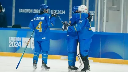 Сборная Казахстана по хоккею вышла в полуфинал юношеской Олимпиады