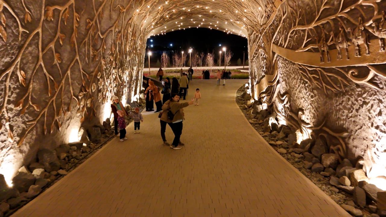 Өмір ағашы және жұлдызды аспан: Астанада жаңа қоғамдық кеңістік пайда болды