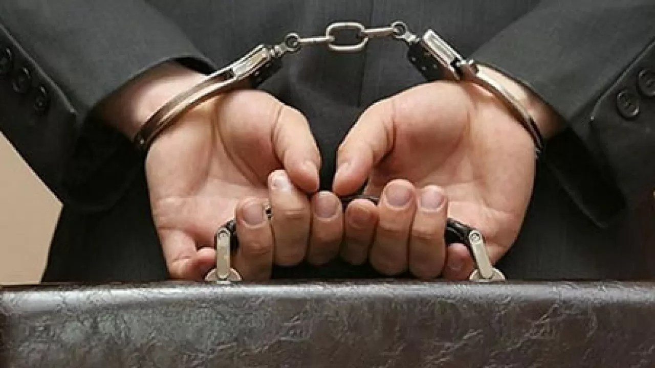 Семейде оқушыны зорлады деп айыпталған мұғалім қамауға алынды