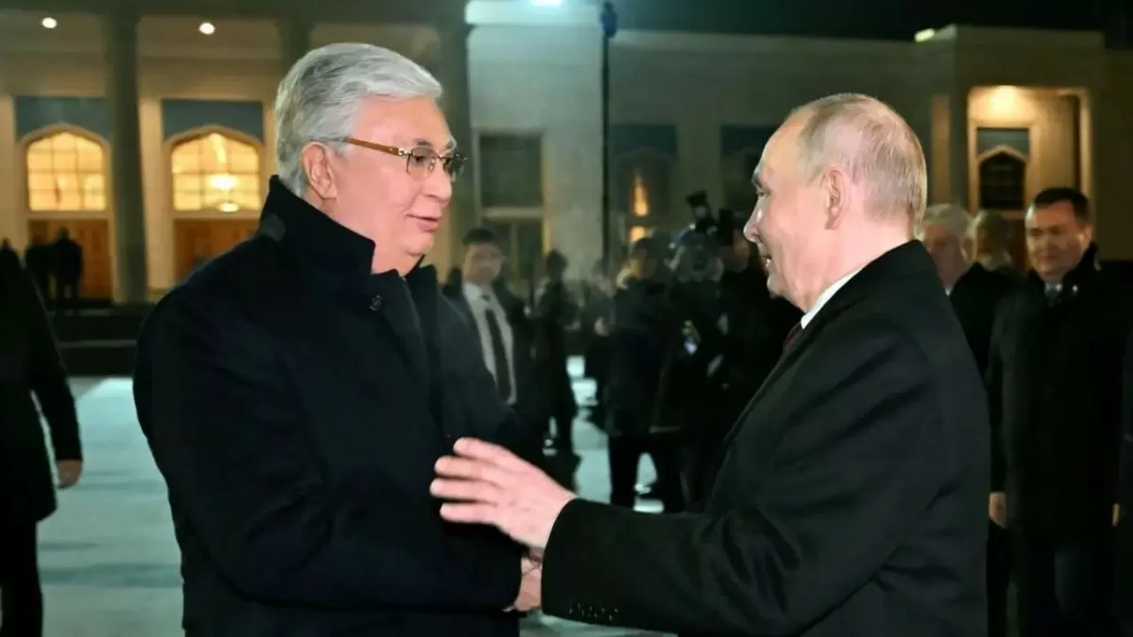 Қасым-Жомарт Тоқаев Владимир Путинді елорда әуежайынан шығарып салды