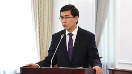 Асхат Аймағамбетов: Банктер шығынды клиенттер есебінен өтейді