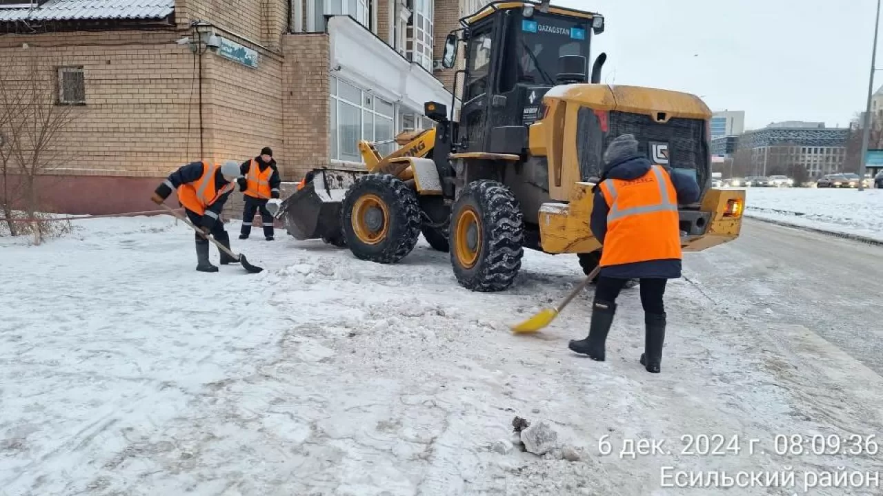 Десятки тысяч грузовиков снега вывезли с начала зимы из Астаны 