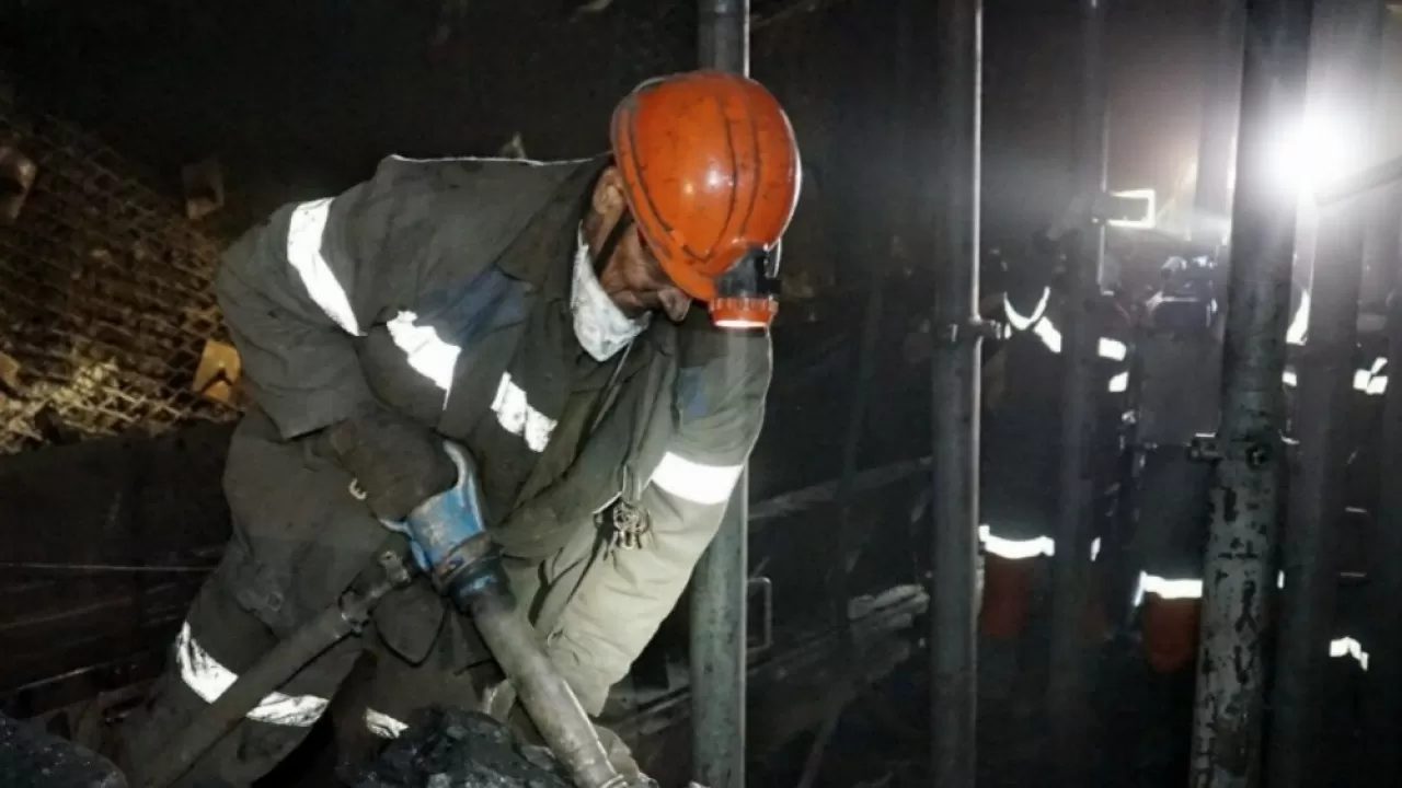 Ақтөбеде шахтерлер мен коммуналдық кәсіпорын қызметкерлеріне жалақы төленбеген 