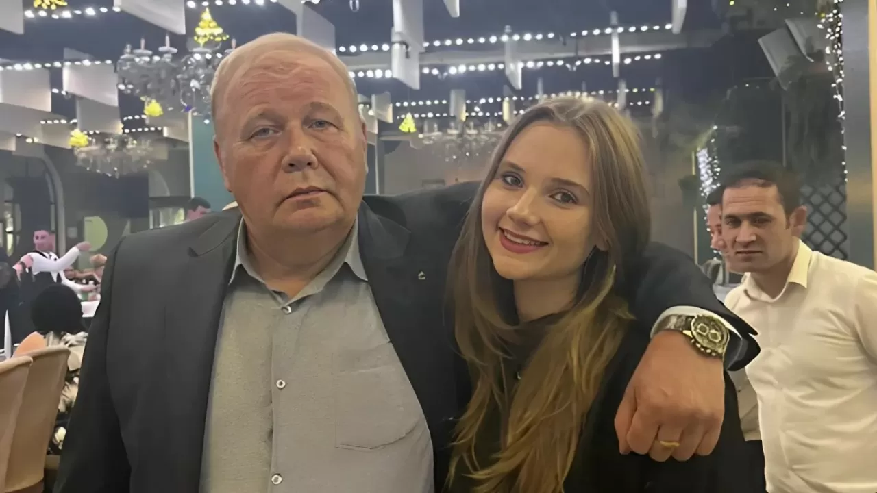 "Менің жүрегімде қаласыз": Ұшақ апатынан қаза тапқан ұшқыштың қызы әкесі туралы жазба жариялады