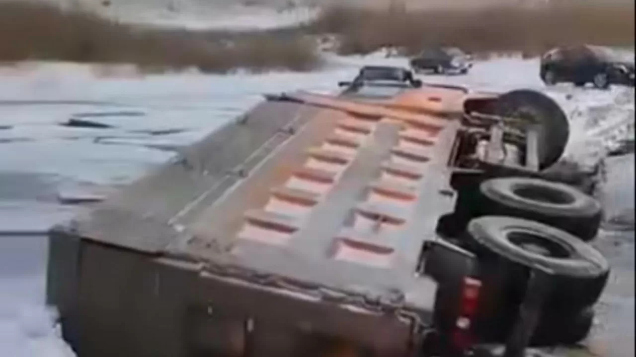 Солтүстік Қазақстанда көпір сынып, жүк көлігі өзенге құлады