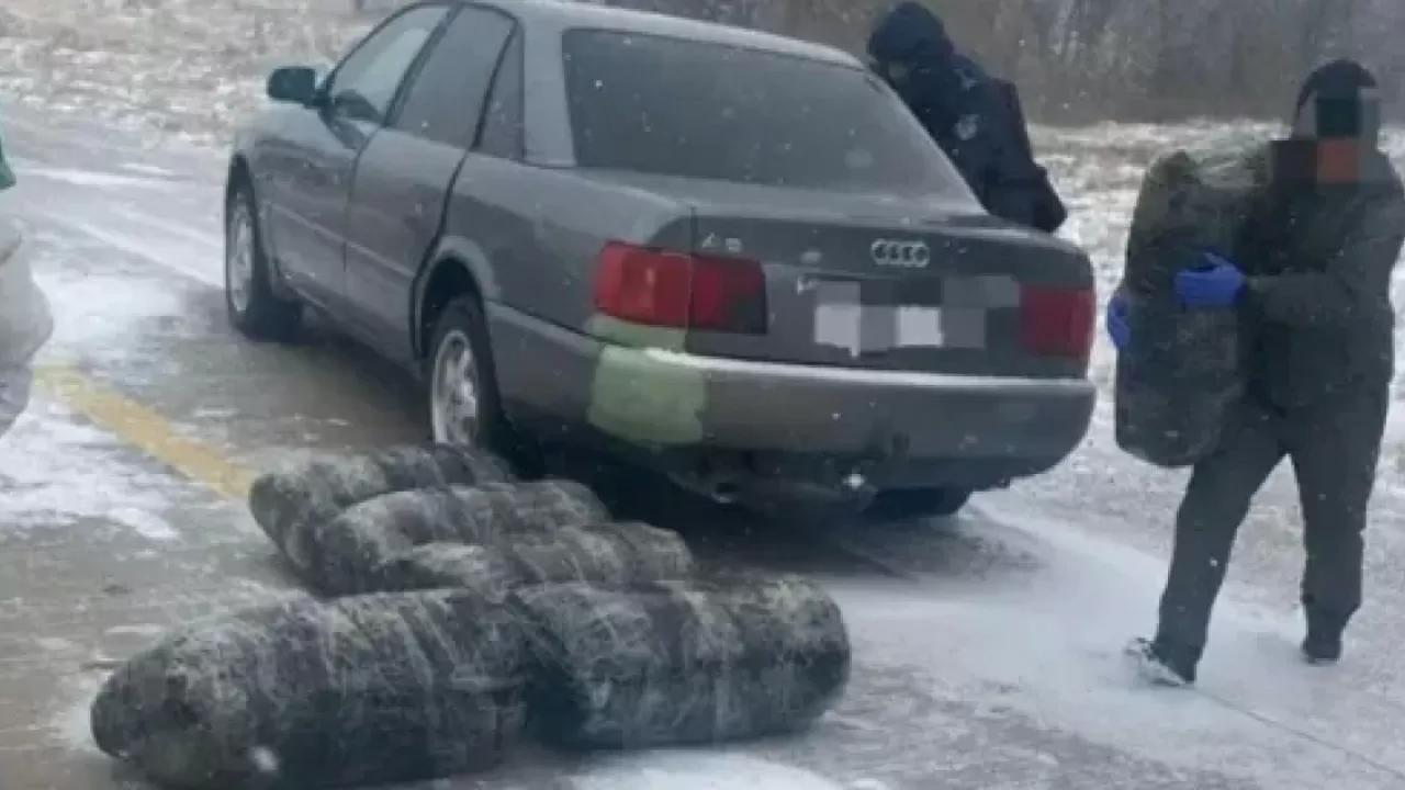 Қарағанды облысында көліктен 13 қап марихуана тәркіленді 