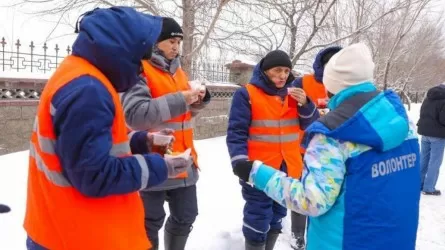 Елордада жастар коммуналдық қызметкерлерге алғыс білдірді 