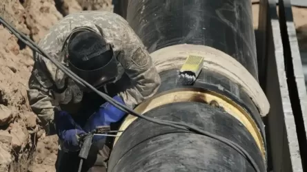 Алматыда жарылған құбыр жөнделіп, тұрғындарға жылу және ыстық су берілді