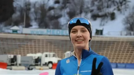 Казахстанская конькобежка завоевала серебро на юниорском этапе Кубка мира 