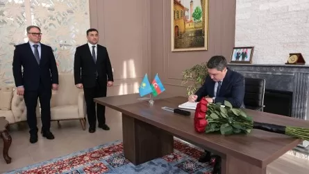 Олжас Бектенов Астанадағы Әзербайжан елшілігіне барды