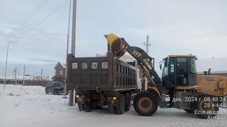 Күндізгі ауысымда елордада қар тазалауға 2,7 мыңнан астам жол жұмысшысы шықты