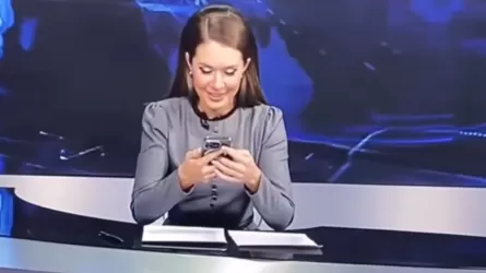 Ведущая увлеклась смешными видео в TikTok и забыла о прямом эфире  