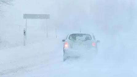 Снег и дождь осложнят жизнь водителям 12 декабря в Казахстане 