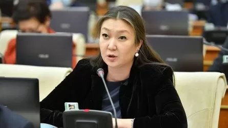 Қамқоршылық органдарының 8 қызметкері жарты млн балаға қалай қарап отыр?