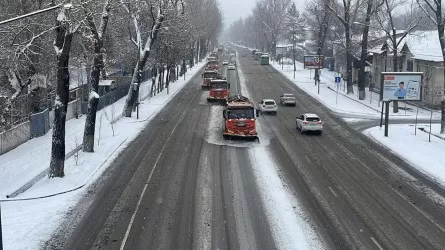 Отказаться от поездок на Медеу и Шымбулак посоветовали алматинцам 