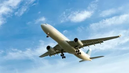 Алдағы мереке күндері елімізде қосымша теміржол пойыздары мен әуе рейстері іске қосылады 
