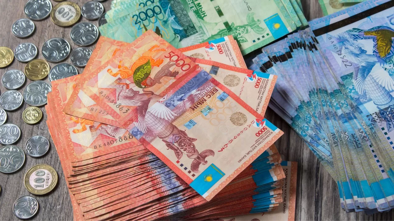 Қазақстандықтарға 138 мың теңгеден түсіп жатыр